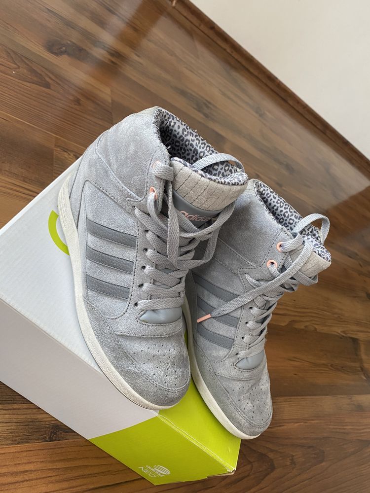 Damskie obuwie Adidas r. 38 na koturnie