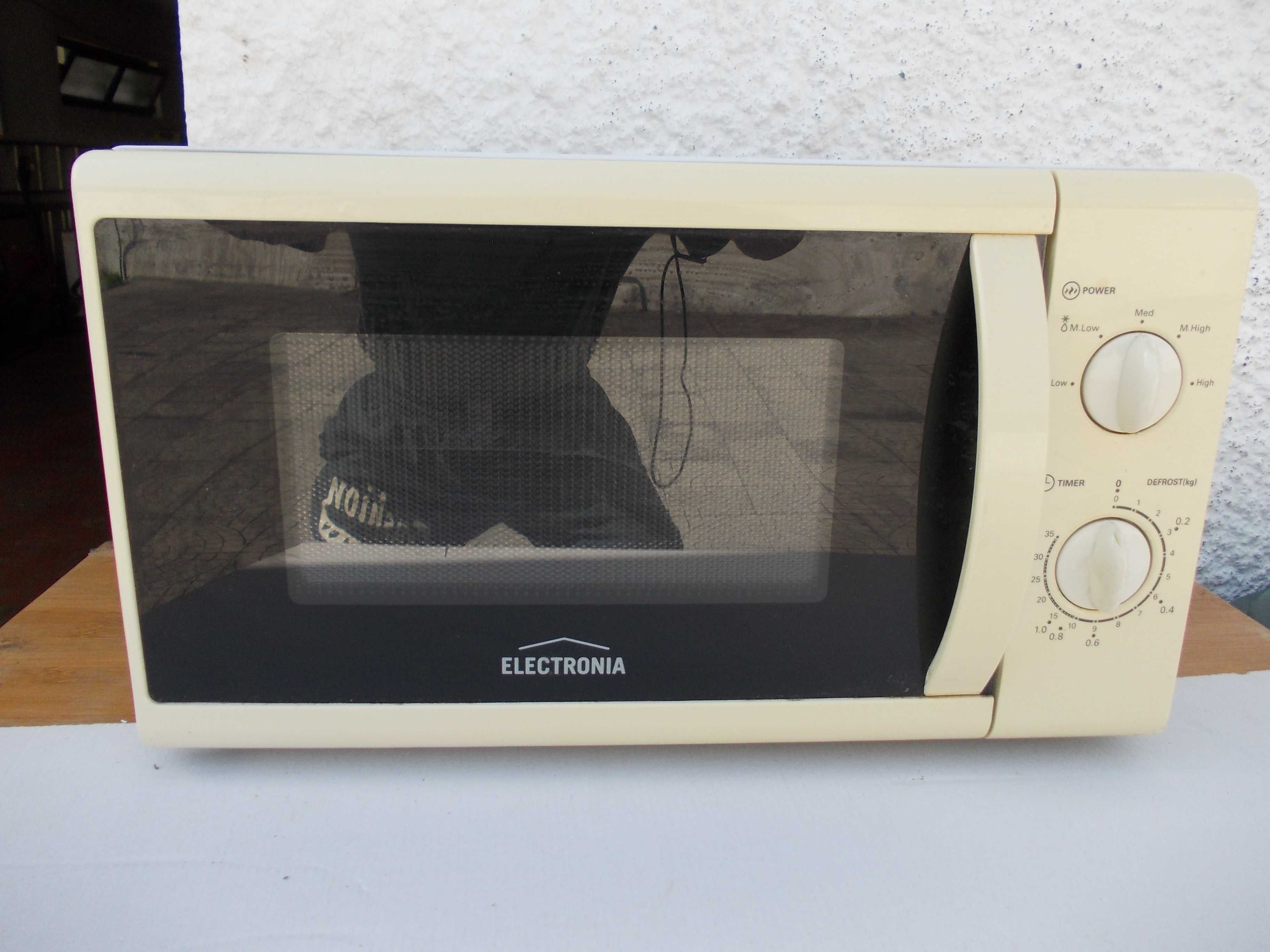 Microondas ,Eletronia  como novo