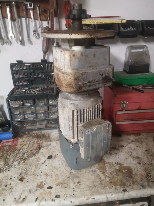 Wyciągarka elektryczna 1.1 kw.