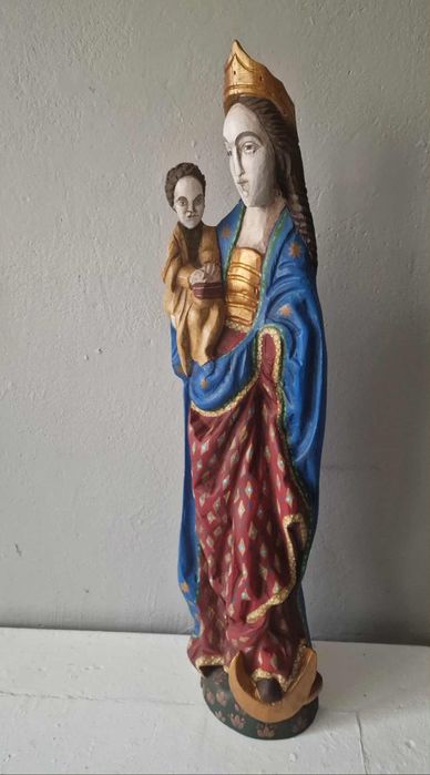 Figura Matki Boskiej drewniana