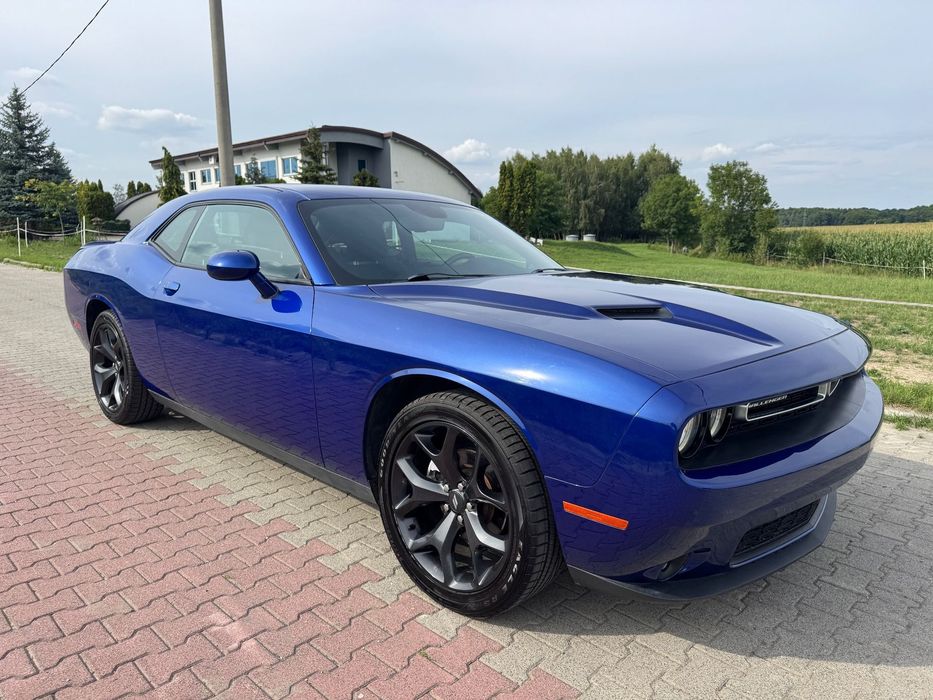 Dodge Challenger Kolor xyralic, napęd tył, koła 20 cali