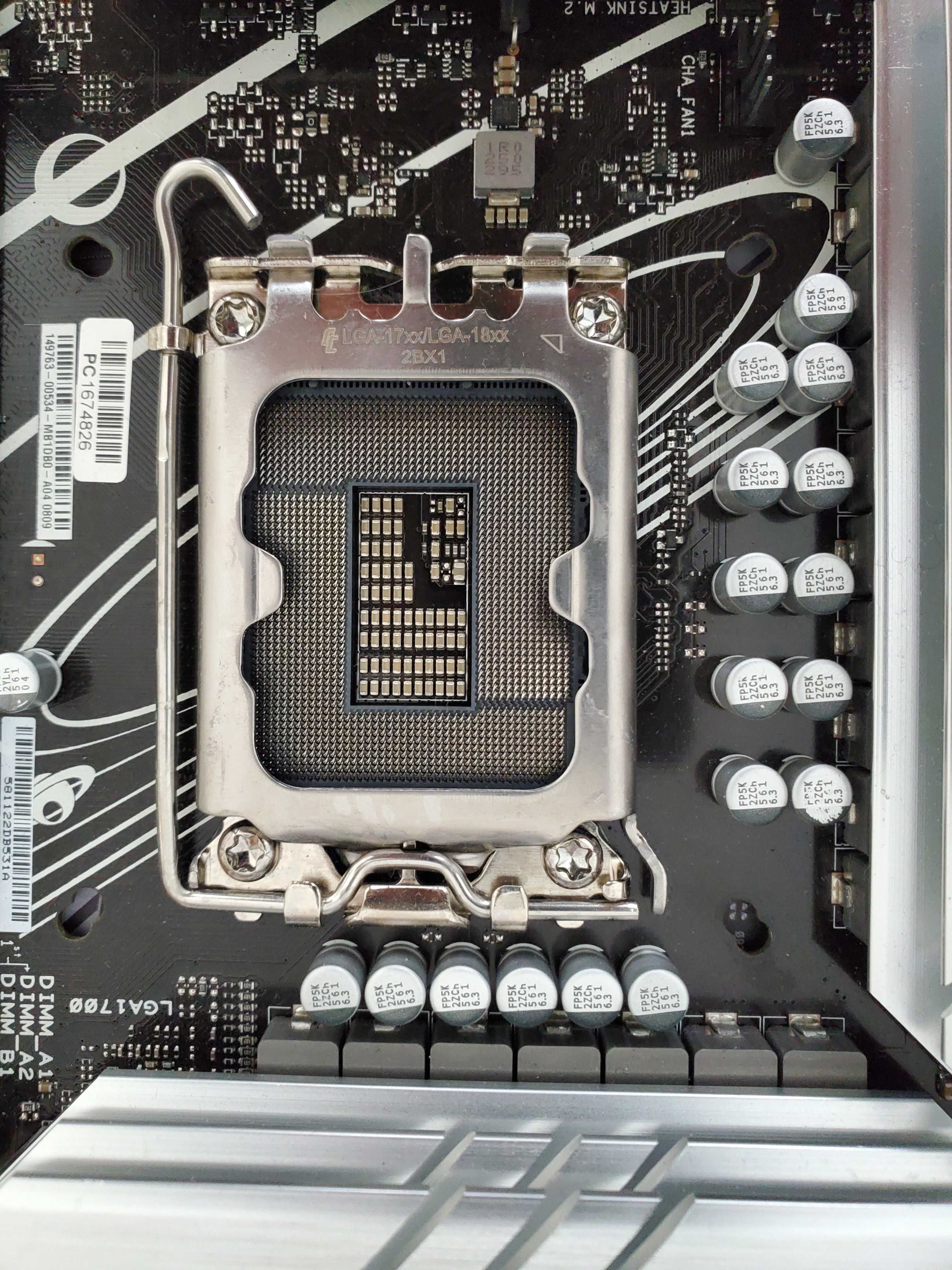 Материнська плата Asus Z790 -P WiFi на DDR4 3шт.М2 SSD RAID