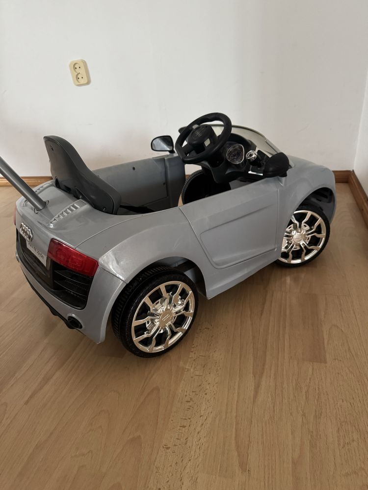 Samochod Rollplay Audi R8 srebrny