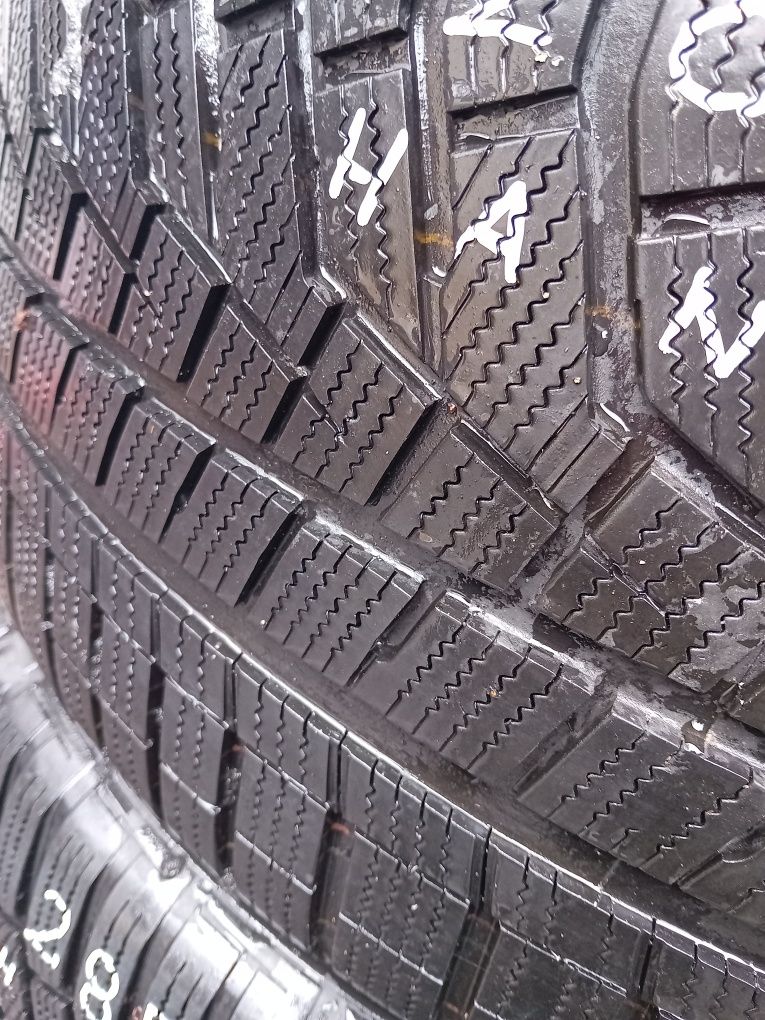 285/45/21 Hankook Komplet Opon Zimowych