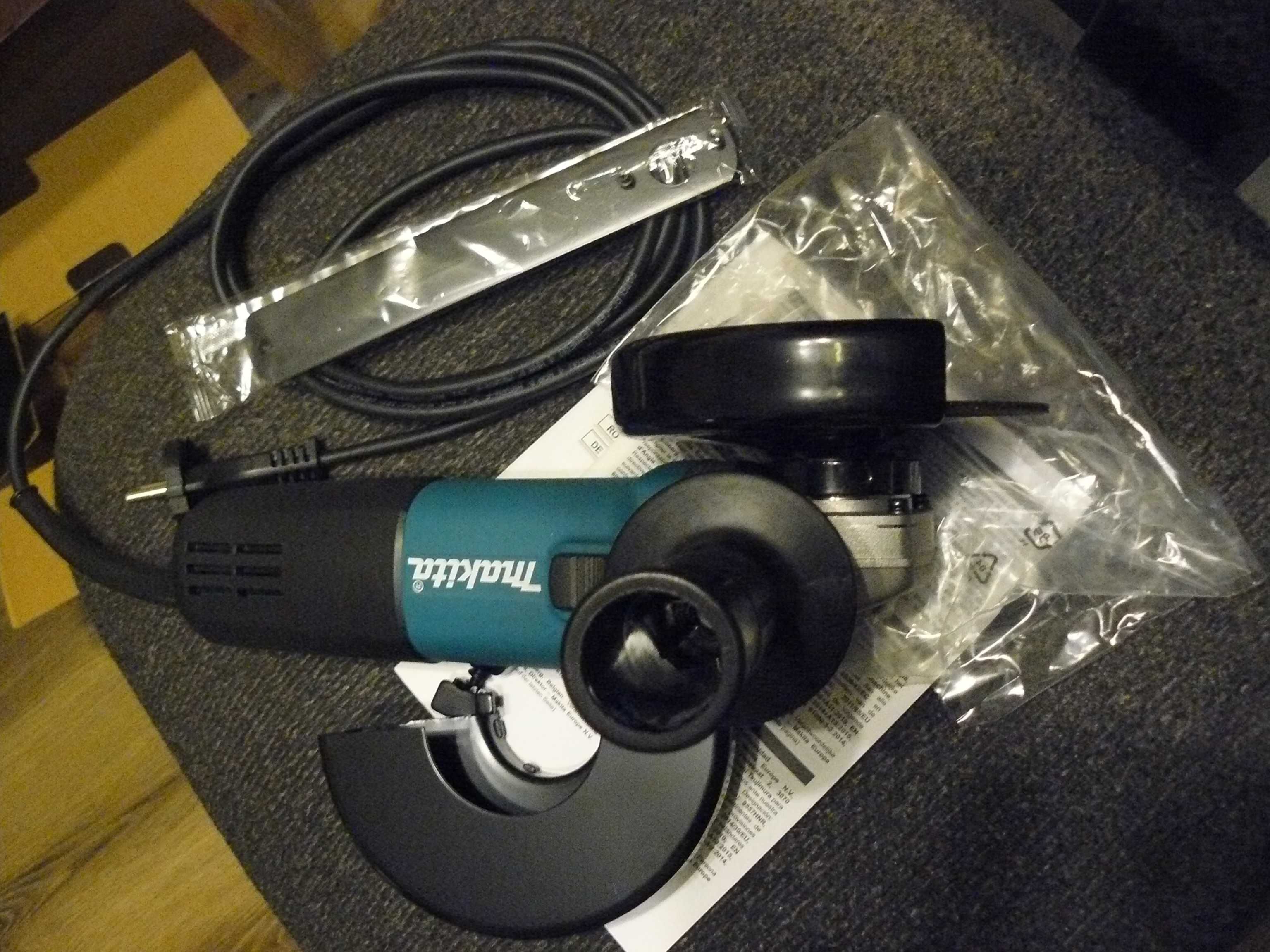 Szlifierka kontówka Makita kompletna 125 cm 840 watów pyłoszczelna