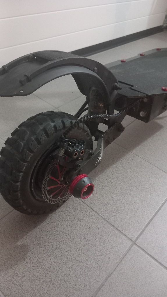 Hulajnoga elektryczna Boyueda s3-11 (Zmodyfikowana)