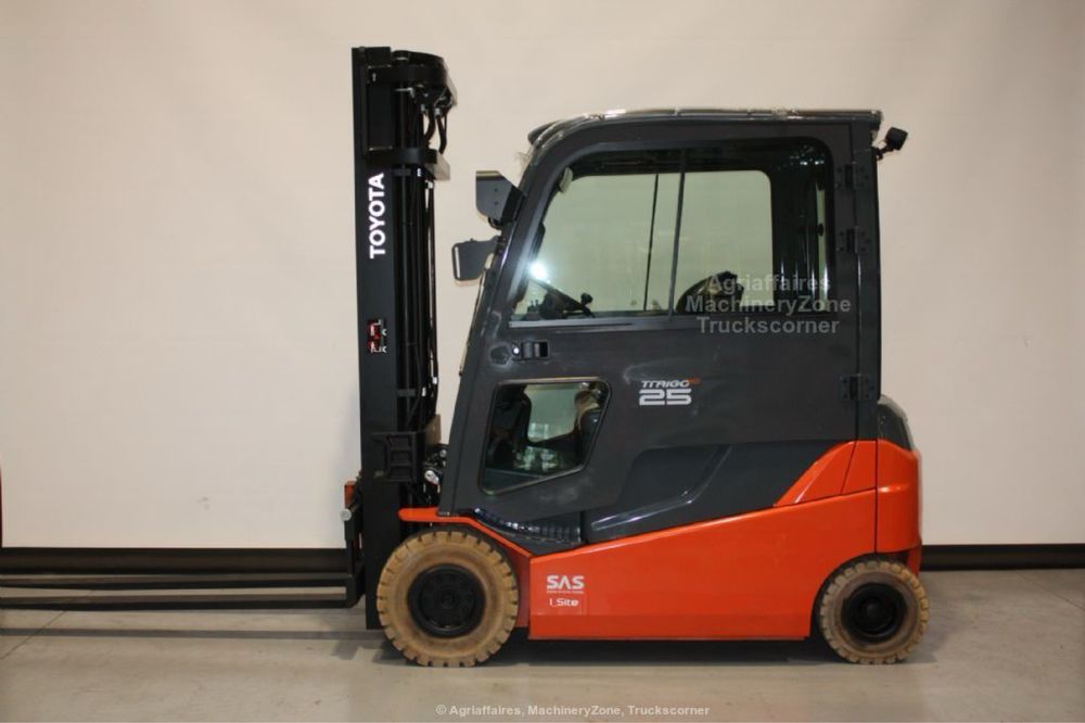 Toyota 8fbmkt25 super stan z radiem