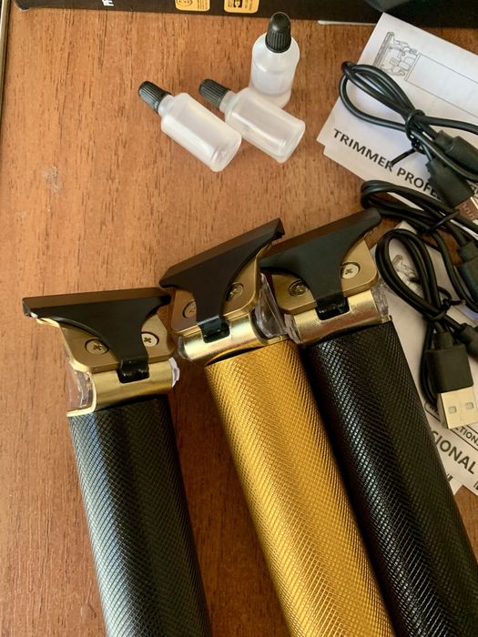 Універсальна професійна машинка для стрижки волосся,бороди