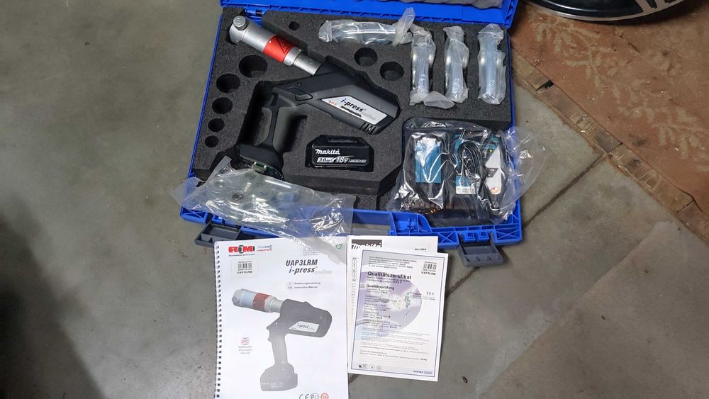 Zaciskarka do rur Klauke Makita