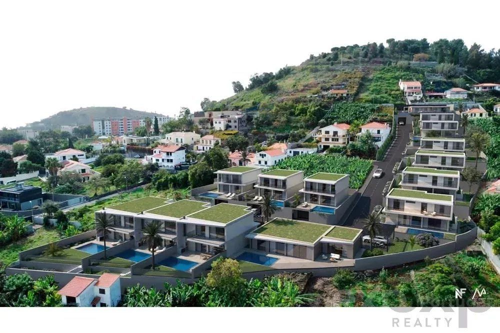 Moradia T3 em urbanização de luxo Funchal
