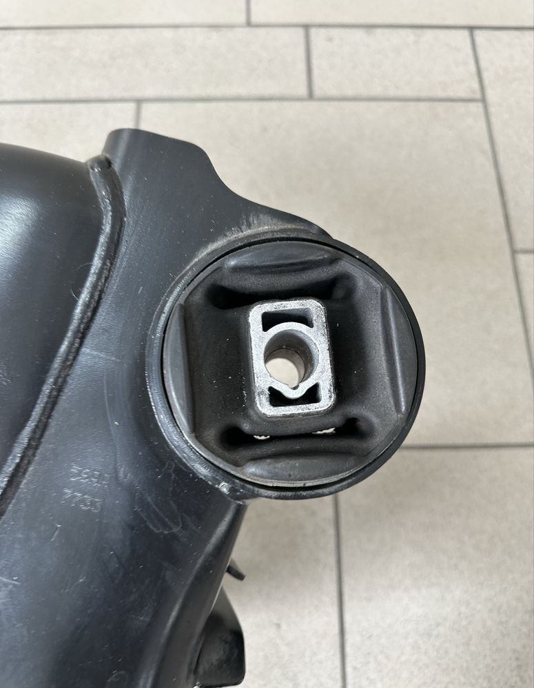 BMW i4 G26 балка задня бмв і4 г26 підрамник зад