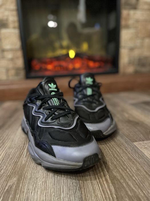 Кросівки adidas ozweego 44 (28 см)