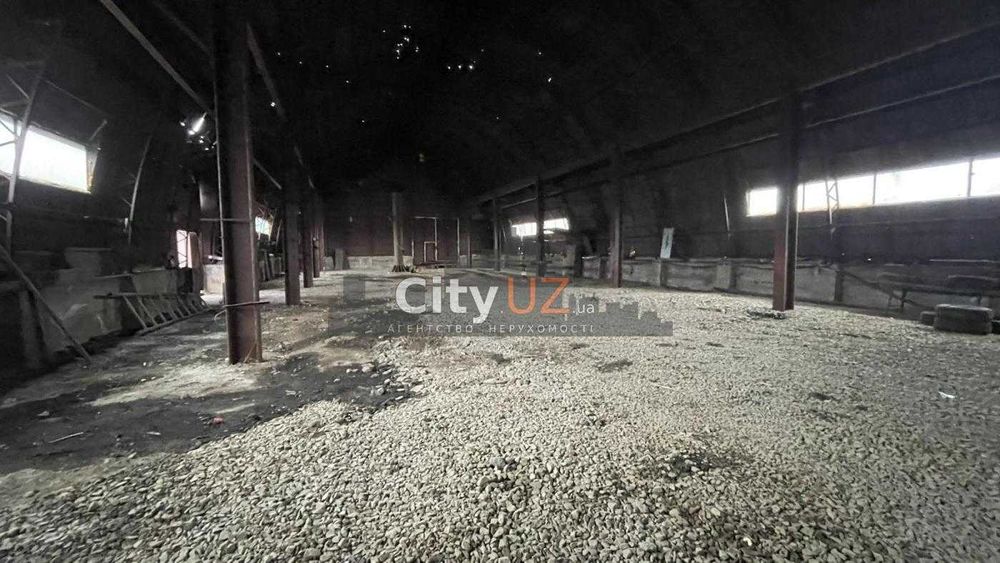Здається в оренду ангар на великій ділянці