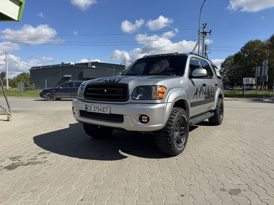 TOYOTA SEQUOIA  у відміному стані як зовні так і технічно.