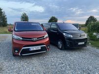 Wynajem busa 8 osobowy Citroen Spacestauer Toyota Proace automat