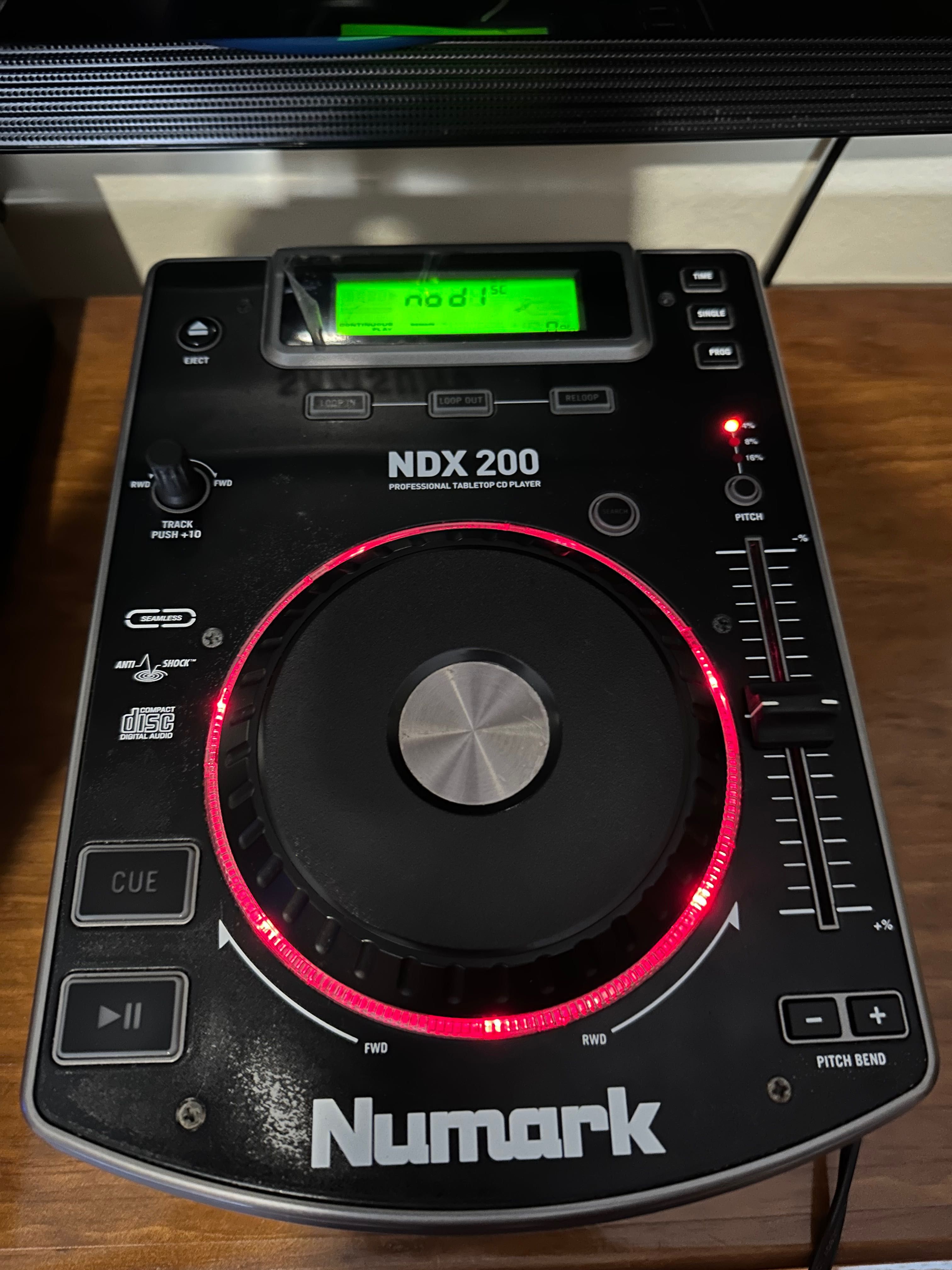 2 Cdjs numark ndx 200 bom estado