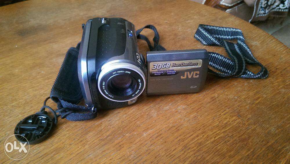 Продам видеокамеру JVC GZ-MG30E