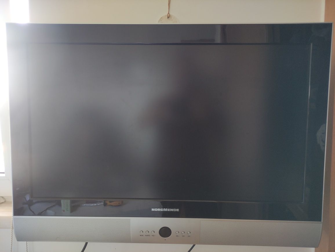 TV LCD Nordmende 32" a funcionar em pleno