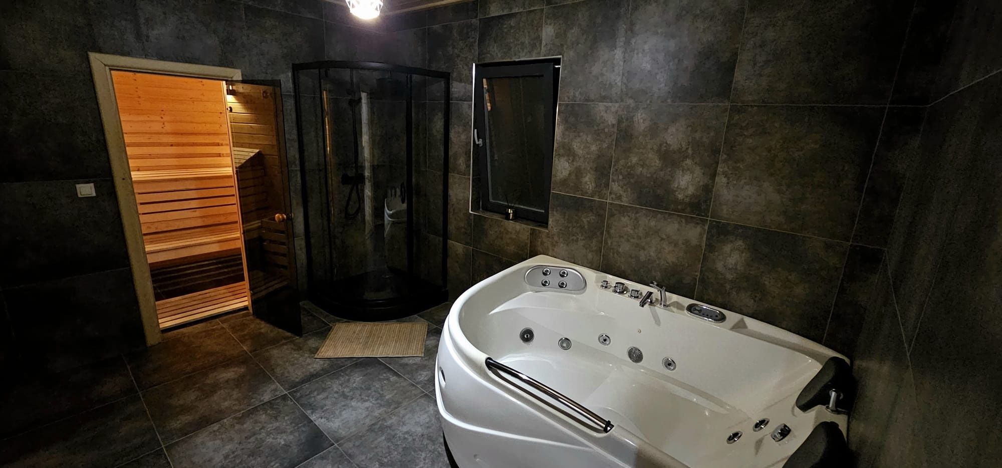 Domek GRZEŚ w górach / jacuzzi balia sauna basen /Beskidy/ 16 osobowy