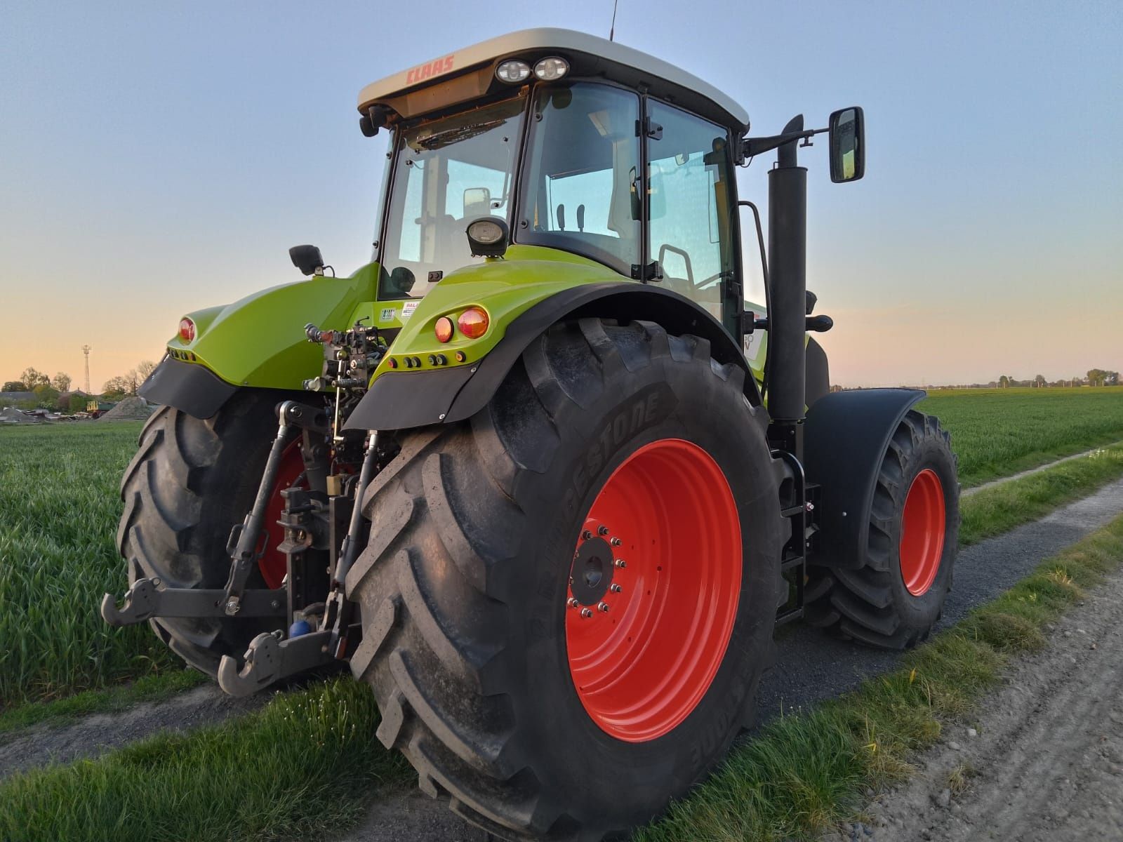 Ciągnik rolniczy Claas Axion 850