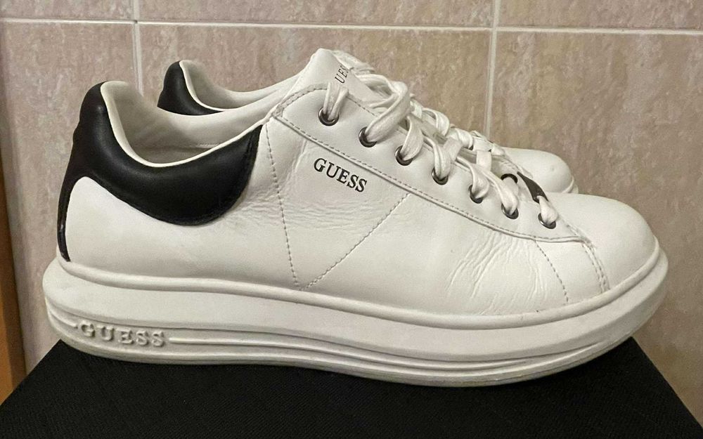 Ténis GUESS Brancos – Excelente Estado, Muito Confortáveis!