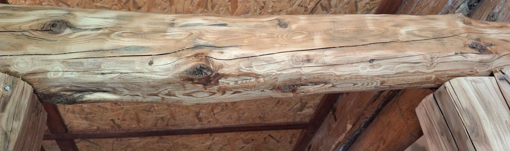 belkę że starego ponad 100 letnia, dł. 1 m, ręcznie ciosananie