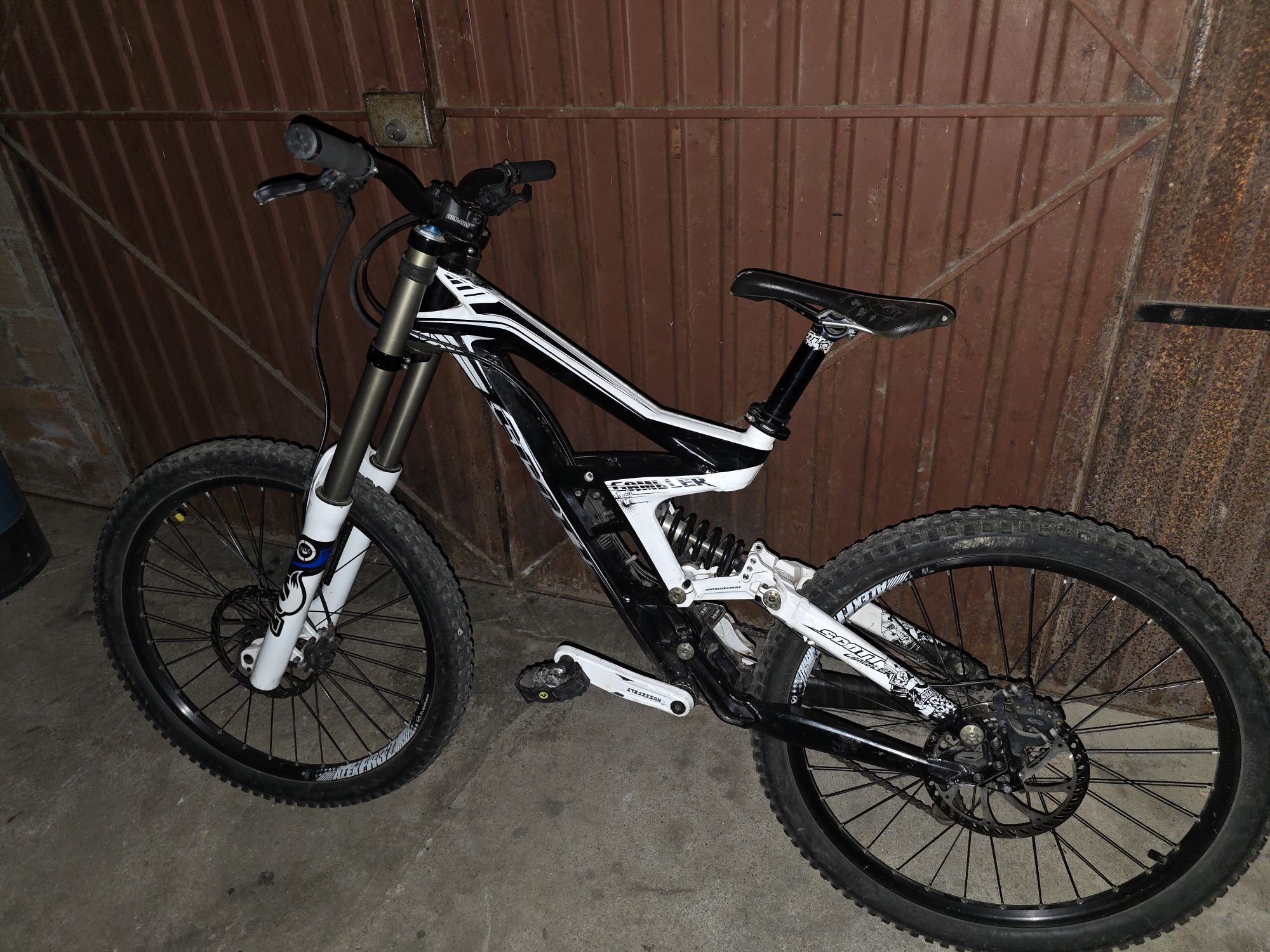 Bicicleta de Downhill
