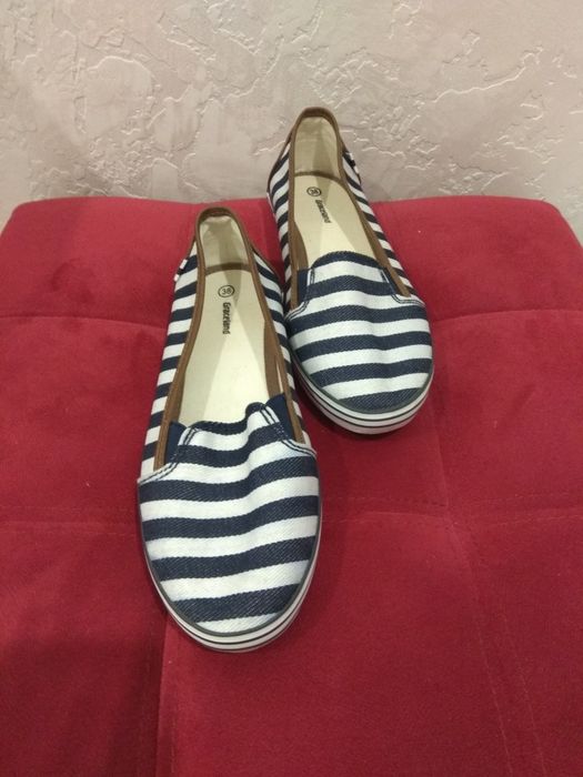 Нові мокасини, кеди, кросівки Graceland