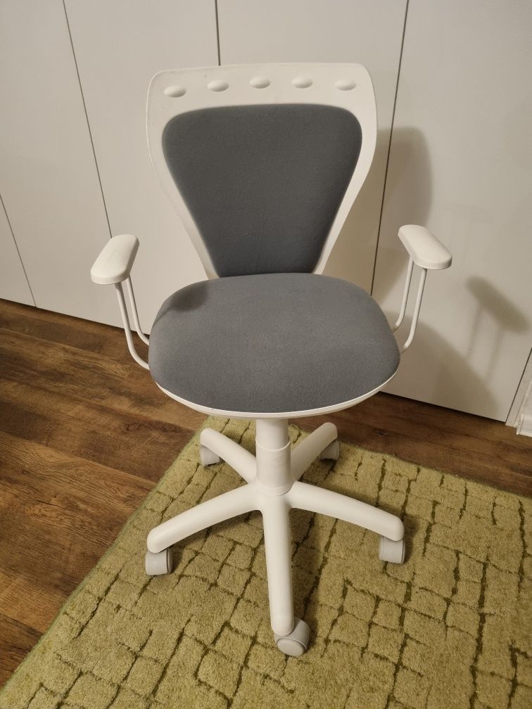 Krzesło obrotowe dla dziecka Nowy Styl Ministyle jak nowe