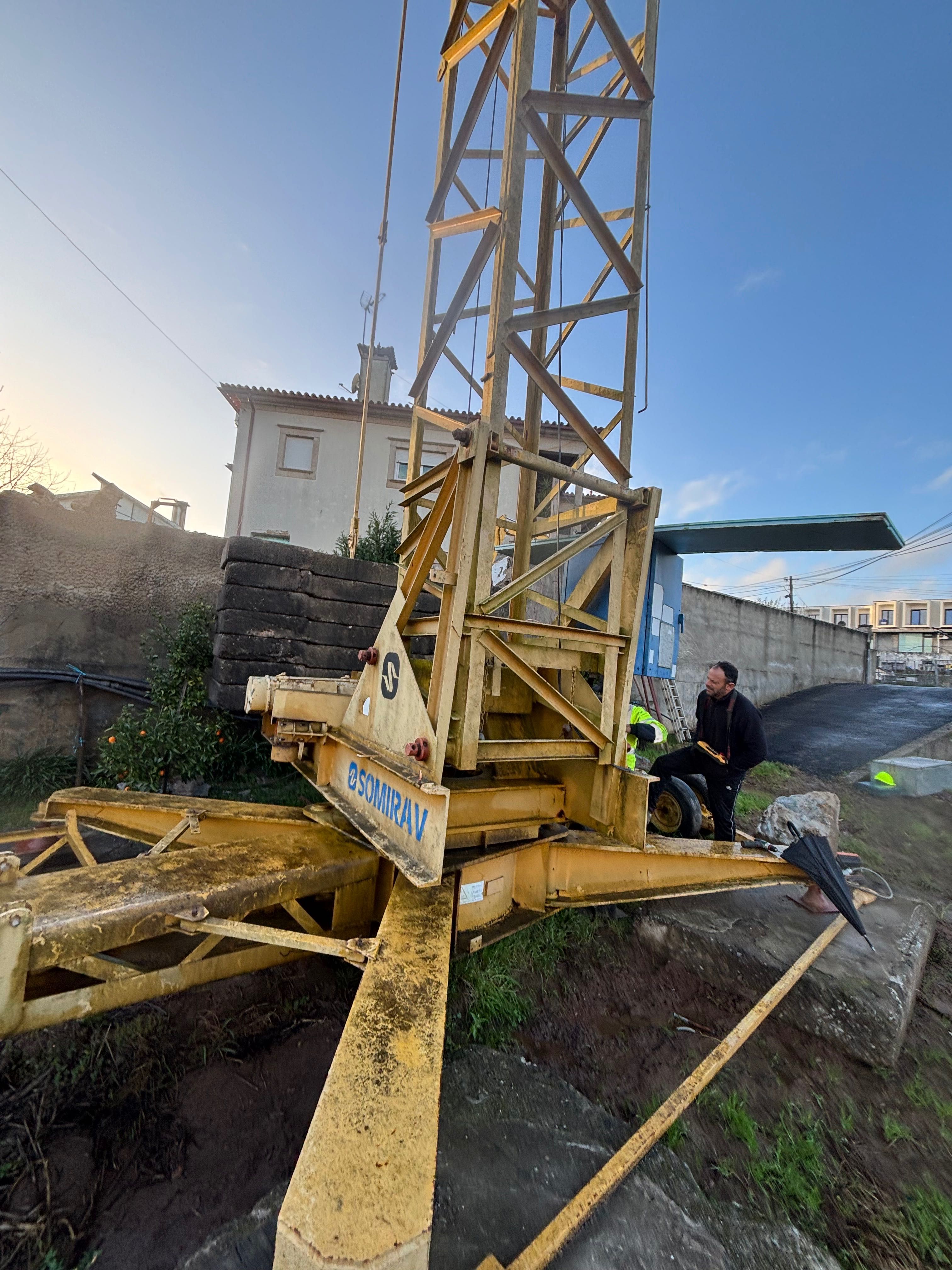 Grua Cadillon 24m