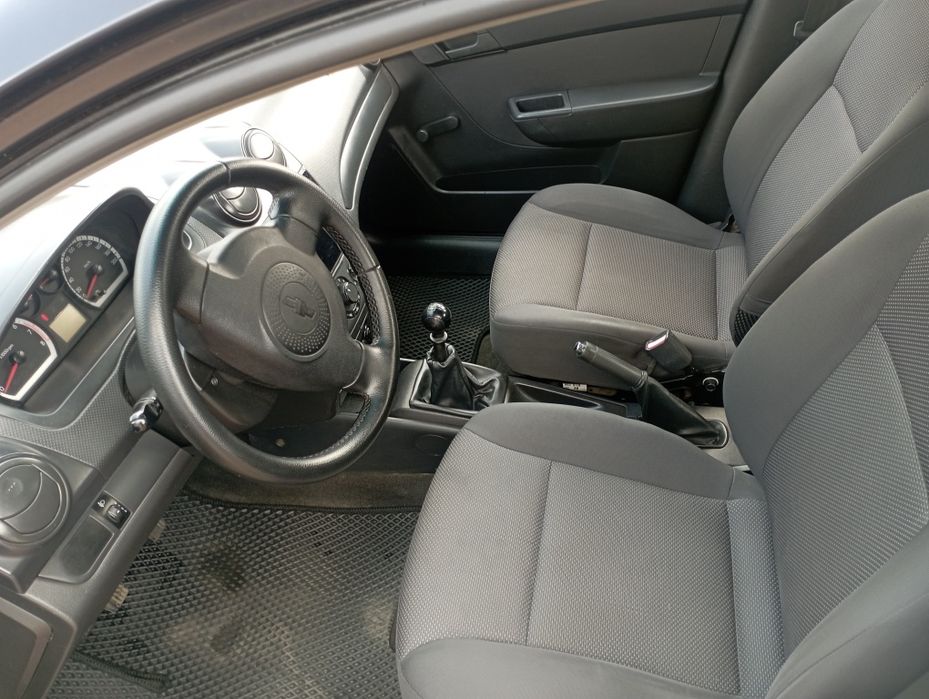 Продаю Шевроле авео