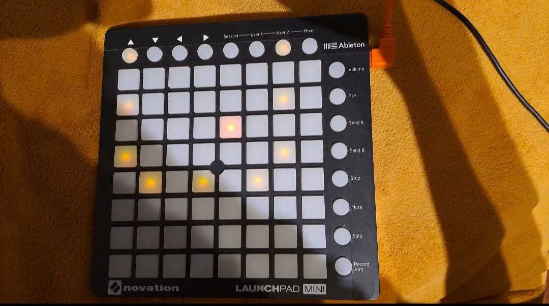 Novation Launchpad Mini MK2 (uniwersalny)