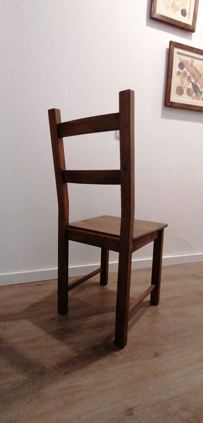 Conjunto de 4 Cadeiras IVAR (IKEA) – Madeira de Pinho, Castanho Escuro