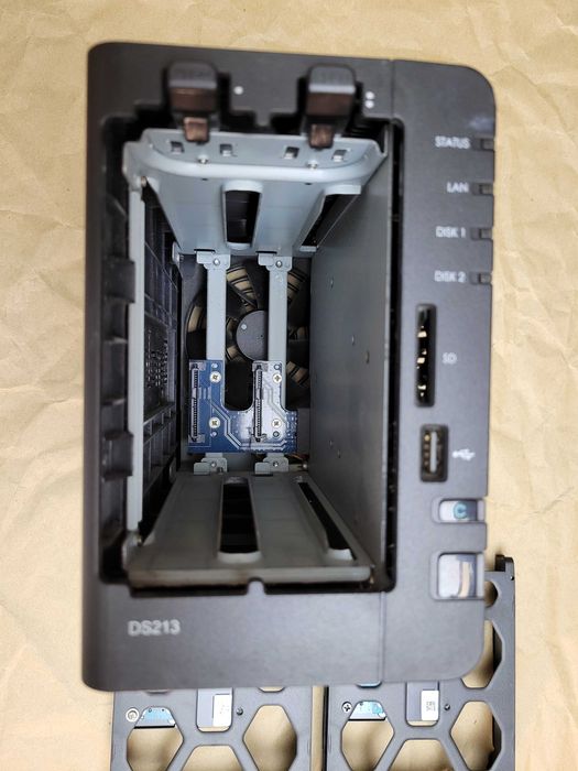 Сетевое хранилище Synology DS213 NAS мережеве сховище
