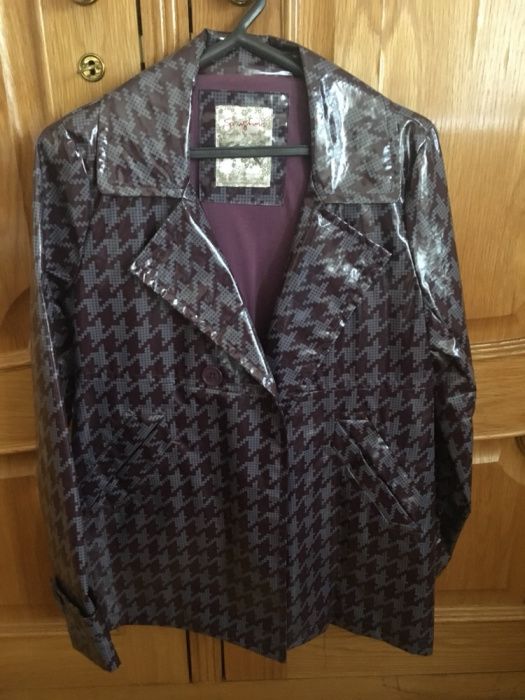 Casaco plástico roxo Springfield tamanho 38 NUNCA USADO