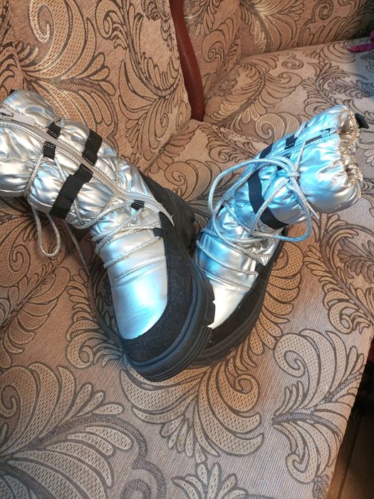 Теплі сапожки на овчині.