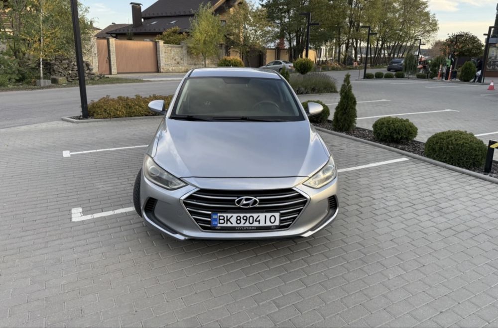 Продаж Hyundai Elantra 2016