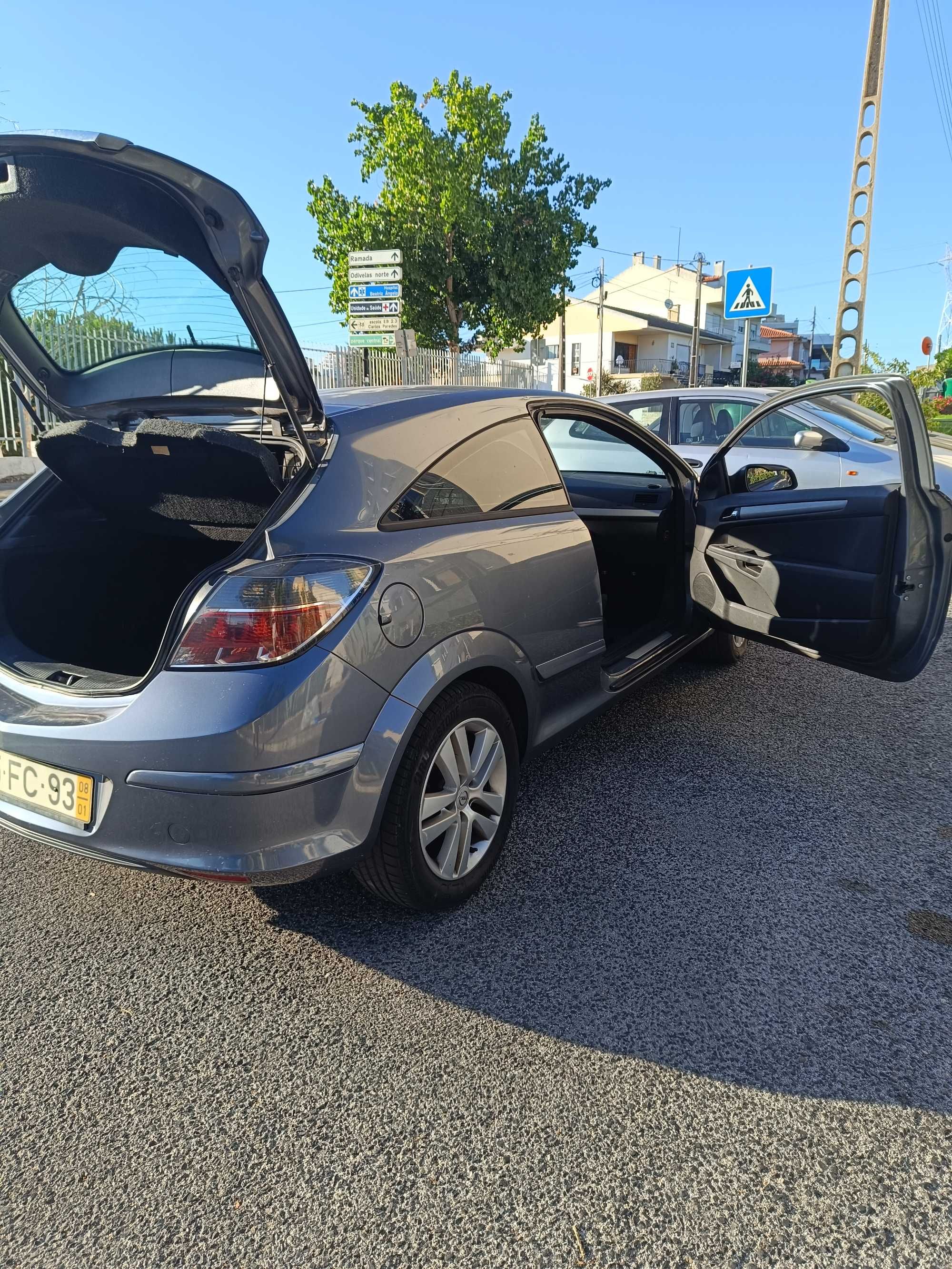 Opel Astra GTC 1.9 150CV
