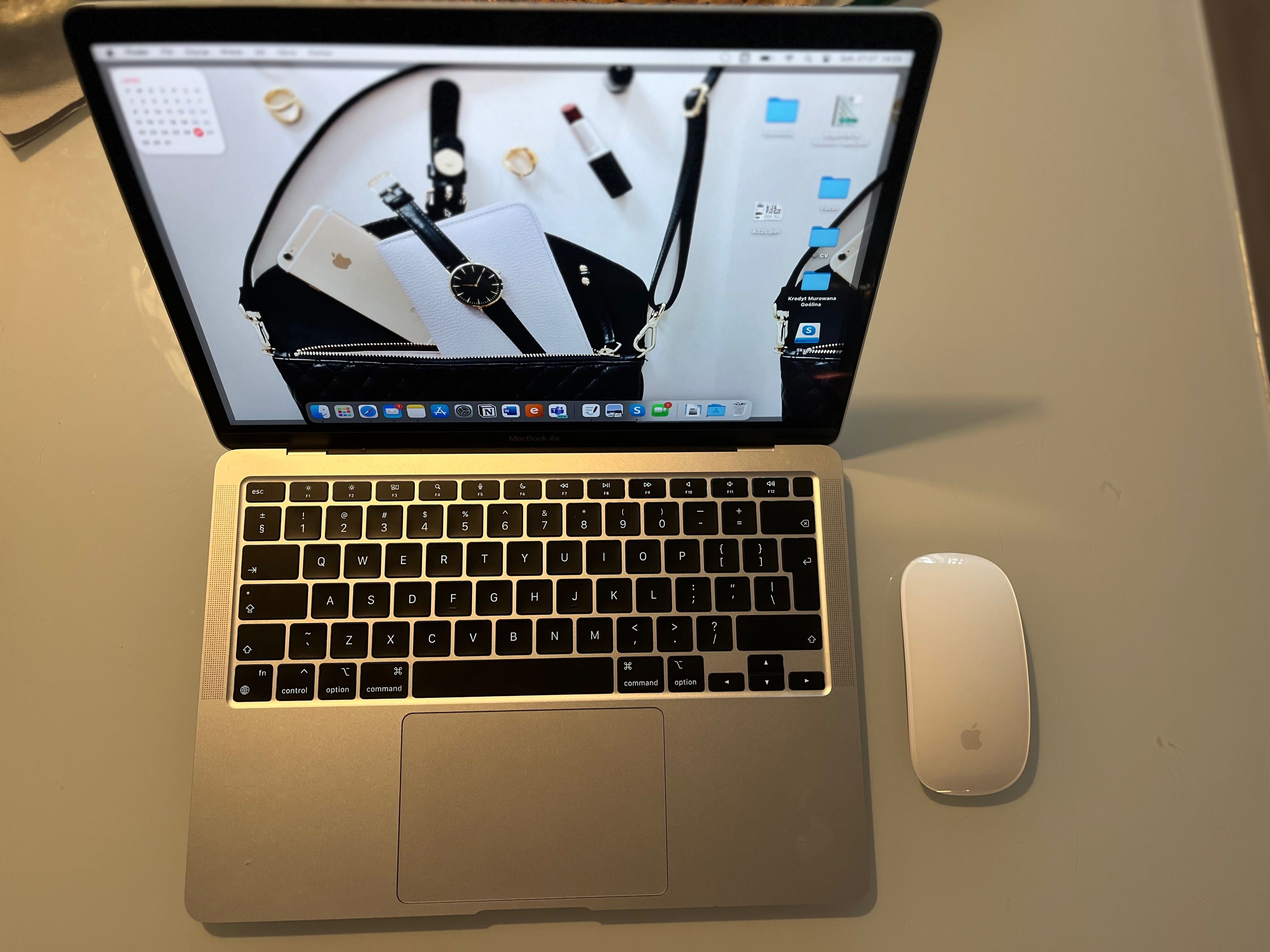 MacBook 13.3 Retina M1 plus Magic Mouse jak nowy