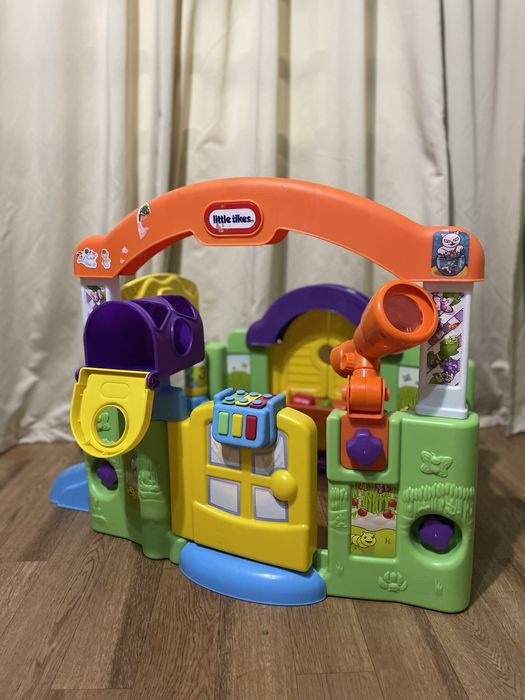 Розвиваючий ігровий центр Чарівний будиночок Little Tikes
