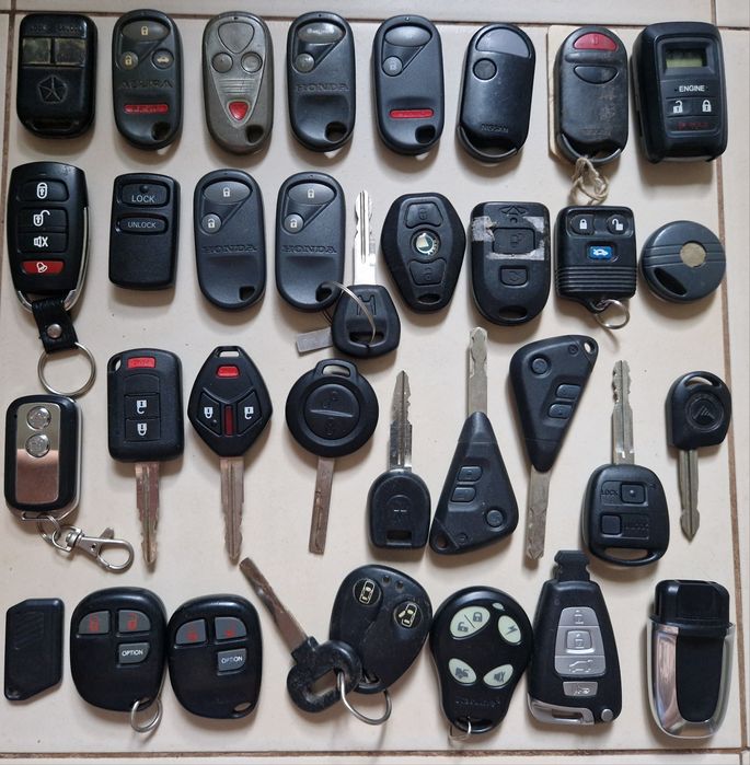 Оригінальні ключі, пульти