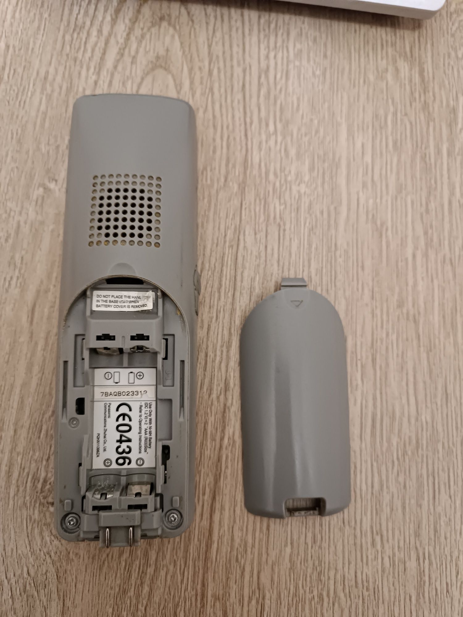 Telefon stacjonarny Panasonic KX-TG8100