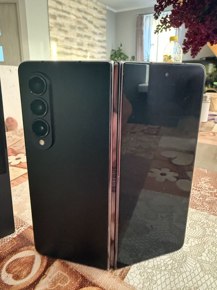 Samsung Z fold 4