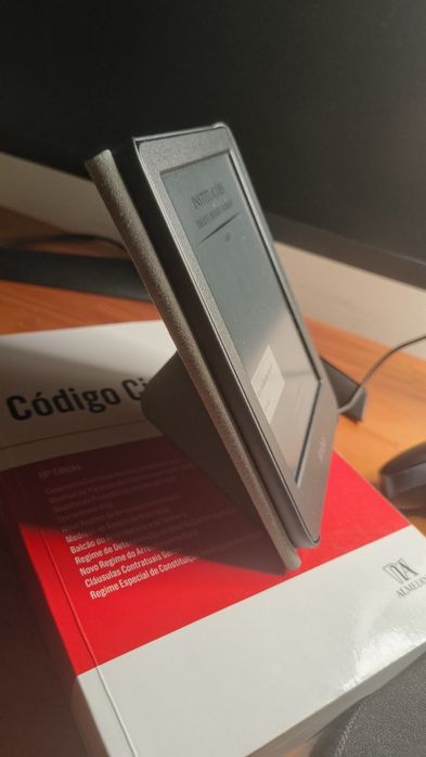 Kobo Clara Colour + Capa SleepCover *COMO NOVO*