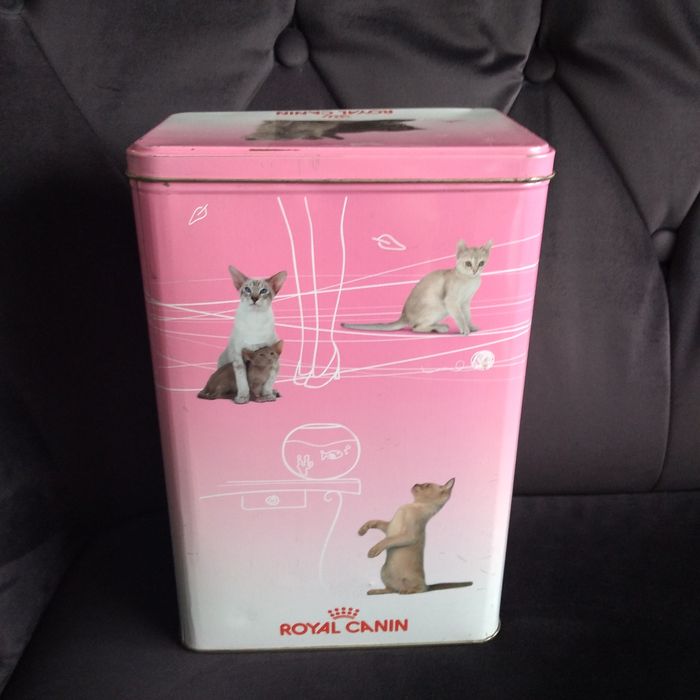 Pojemnik, puszka metalowa dla kota na karmę royal canin