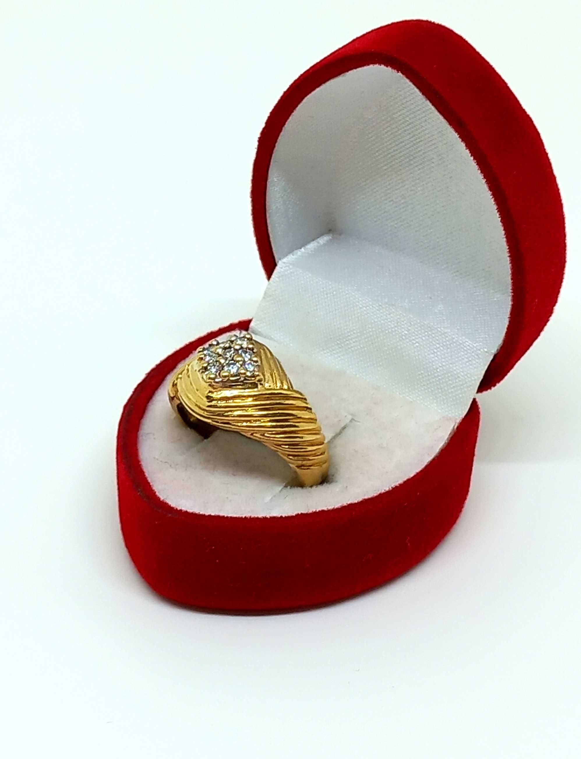 Złoty pierścionek Kopułka z cyrkoniami PR.750 W:6,58gr R.12 InterSKLEP