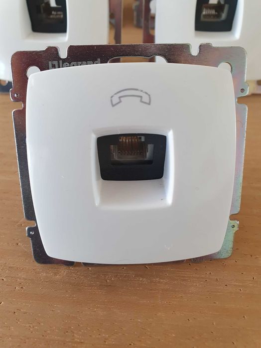 Tomadas Rita da Legrand, novas + oferta