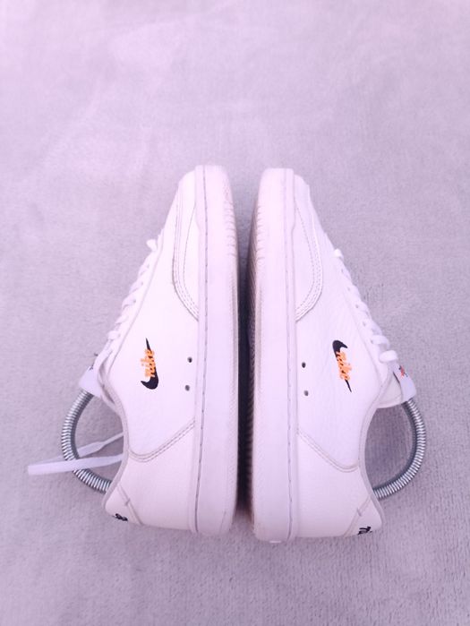 Женские кроссовки Nike кожа р38