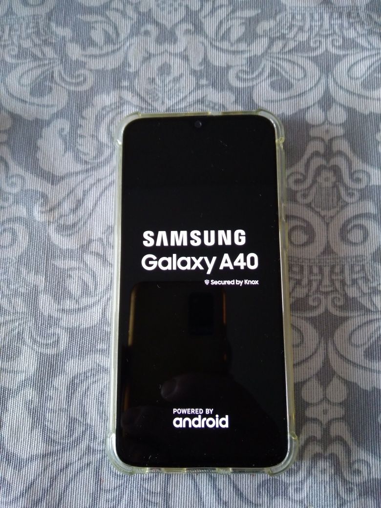 Samsung a40 com capa