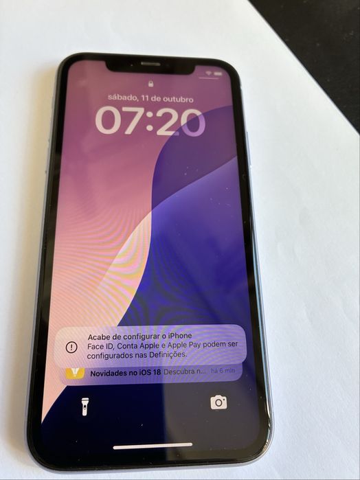 Apple iPhone 11 - 64GB - Roxo